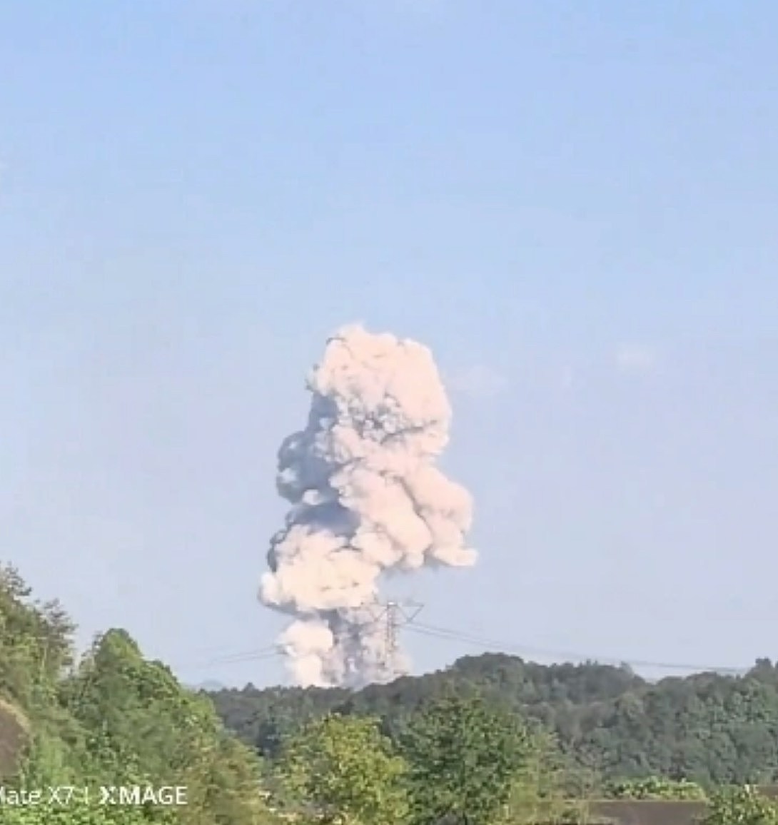 湖南浏阳爆炸26死 涉事企业3个月前曾受罚:烟花主销美国欧洲(组图) - 6