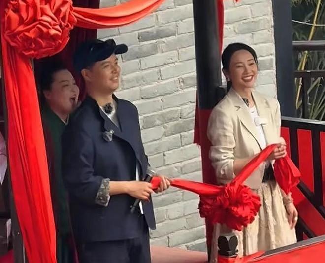 过气明星太可怜?五一假期景区落魄打工,有人无戏可拍,令人心酸(组图) - 3