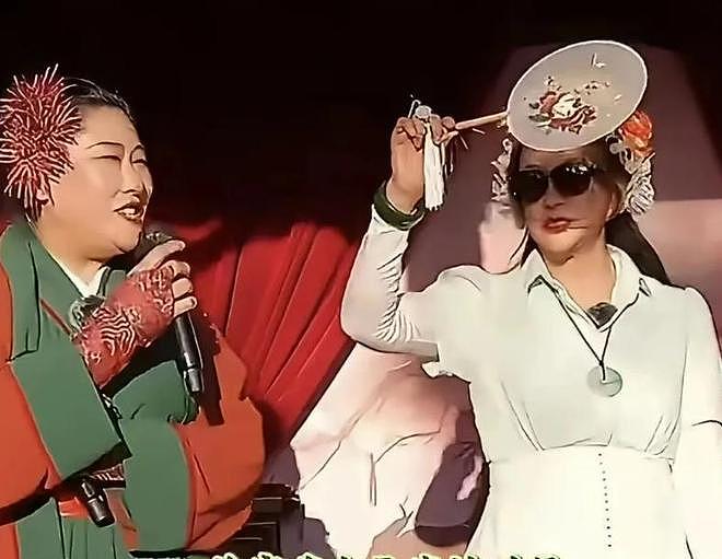 过气明星太可怜?五一假期景区落魄打工,有人无戏可拍,令人心酸(组图) - 5
