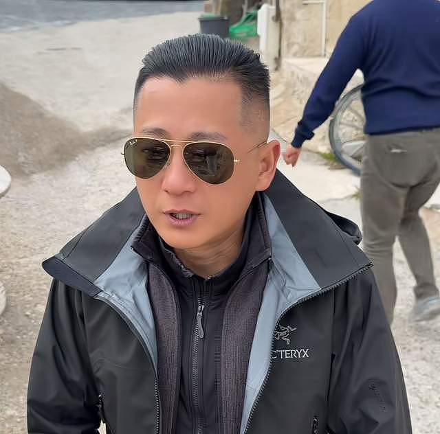 曝知名网红徐州大表哥塌房!用爱国人设赚钱,花600万移民法国(组图) - 1