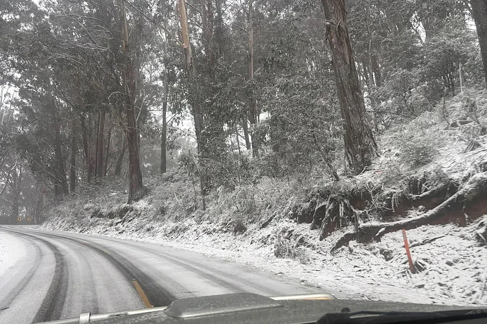 寒流来袭！澳部分地区迎来降雪，积雪最厚达15厘米，3州拉响警报（组图） - 4