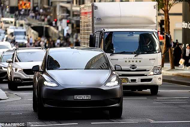 联邦政府力推电动汽车,将新建1.4万充电桩!全澳家庭都要“买单”(组图) - 2