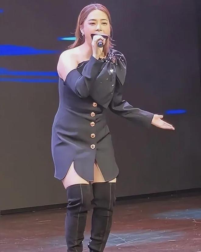 成都这一夜，阿娇“水桶腰、大象腿”是对畸形审美的反击 - 8