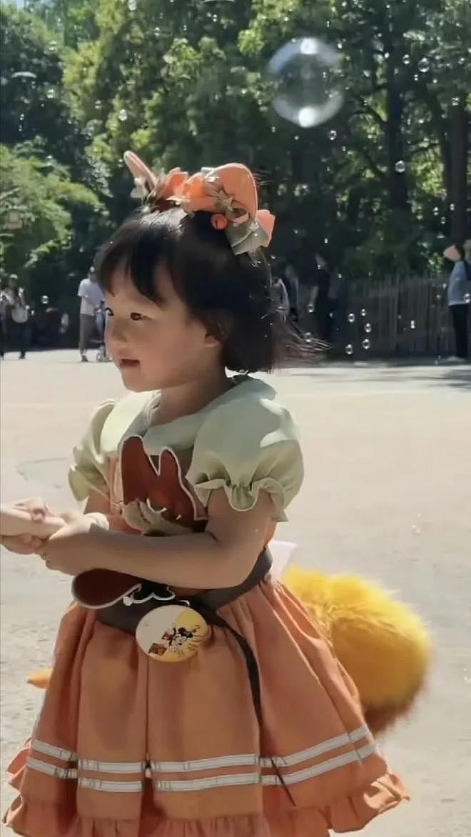 黄一鸣宣布放弃起诉王思聪，不做亲子鉴定，靠自己赚钱带女儿潇洒 - 3