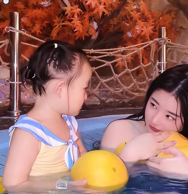 黄一鸣宣布放弃起诉王思聪，不做亲子鉴定，靠自己赚钱带女儿潇洒 - 12