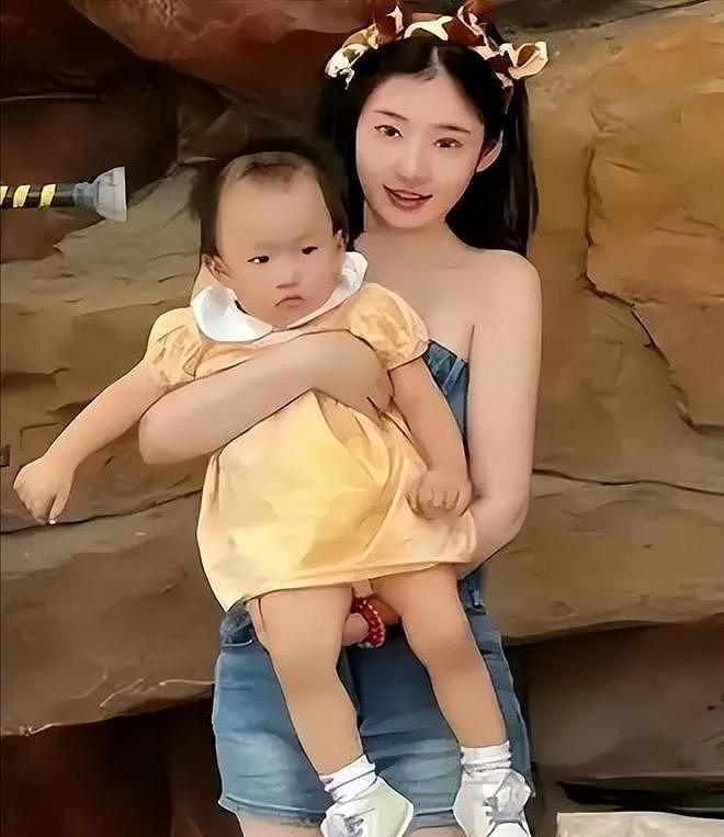 黄一鸣宣布放弃起诉王思聪，不做亲子鉴定，靠自己赚钱带女儿潇洒 - 15