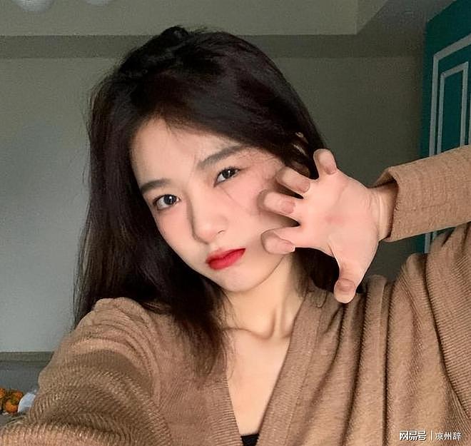 女孩身高2米26貌美如花，妈妈天天发愁：白长这么漂亮，没人敢追 - 2