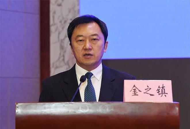 新疆政协原副主席金之镇被“双开”:接受私营企业主提供的“管家式”服务(组图) - 2
