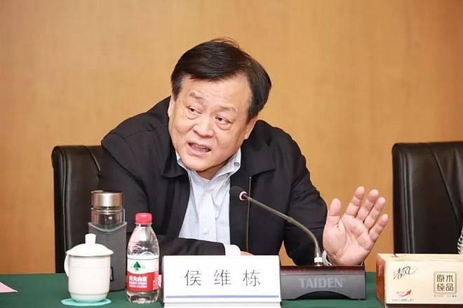 新疆政协原副主席金之镇被“双开”:接受私营企业主提供的“管家式”服务(组图) - 3