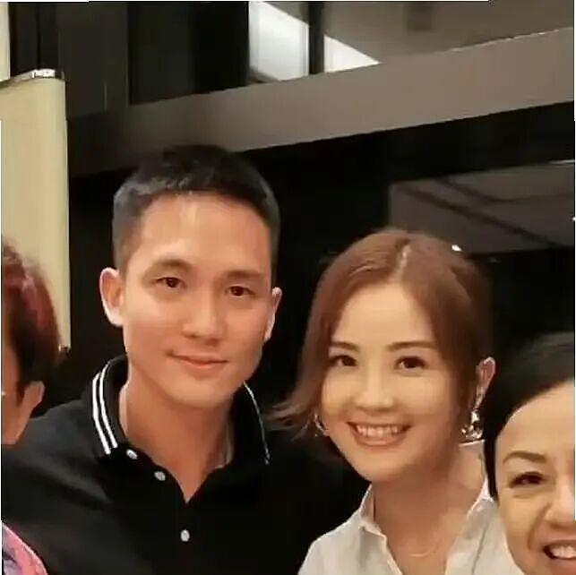 阿Sa闪婚引热议，丈夫被指“双头插座”！网红爆料：长期服务富婆及男星（组图） - 1