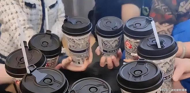 一杯茶蒸发300亿!霸王茶姬泡沫破裂,创始人套现进7亿离场(组图) - 2