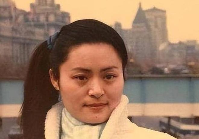 她红过韦唯,碾压毛阿敏,被亲弟打成脑震荡,一代歌后沦落成保姆 - 3