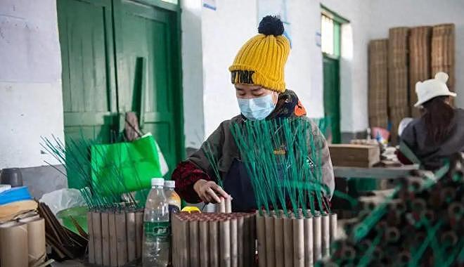 湖南烟花爆炸事故后全市烟花厂停产,三十万工人何去何从? - 1
