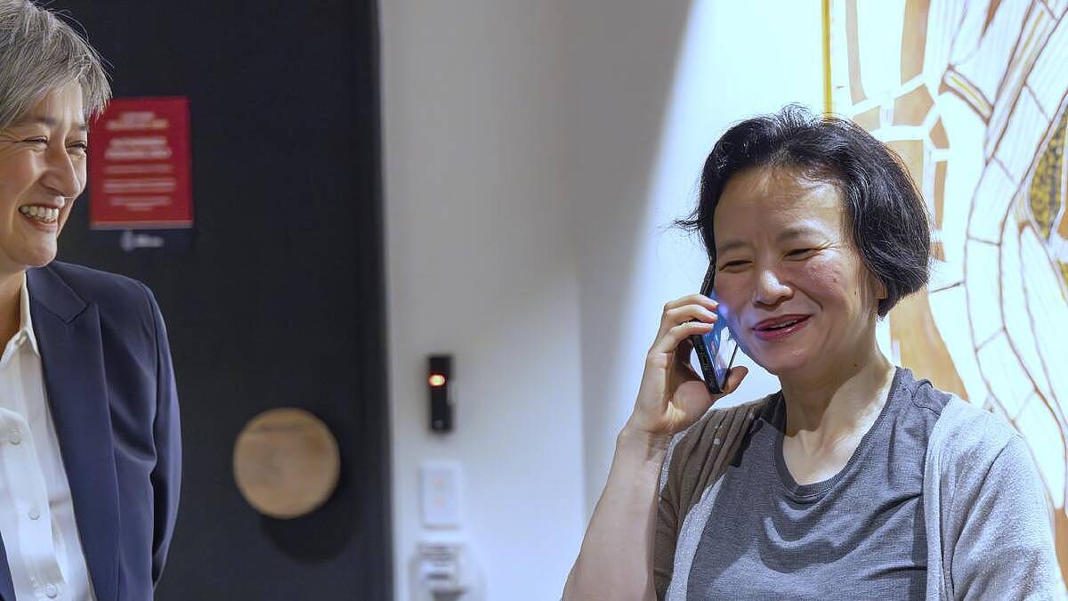 在华被关押1154天,成蕾将个人经历搬上舞台,称澳人低估中国渗透(组图) - 4