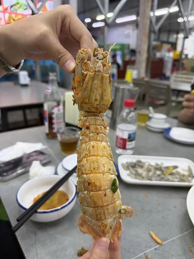 “4只皮皮虾1035元”当事人否认想吃白食，删除评论；隔壁海鲜店发声（组图） - 2