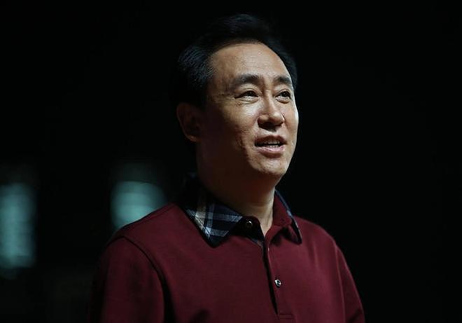 许家印到底有多贪得无厌?回老家给村民发红包,钱都是公司报销的(组图) - 1