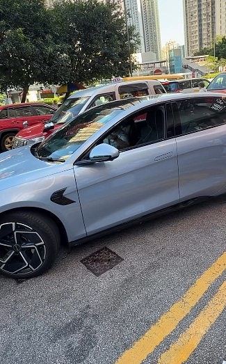 比亚迪停双黄线!司机不满收告票闹警员:X你老X,乱落客再被票控(组图) - 22