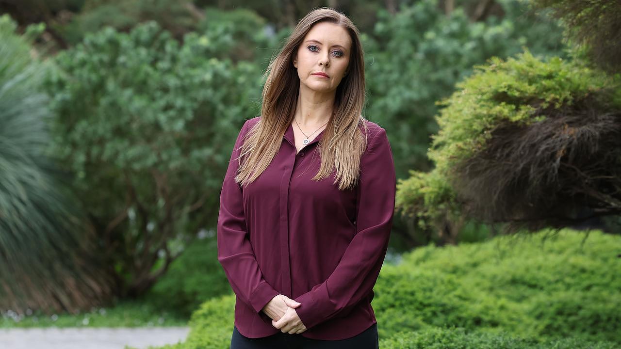 新州女议员深夜惊醒,床头竟站着陌生男子:“我大喊滚出我家,他却笑了!” - 1