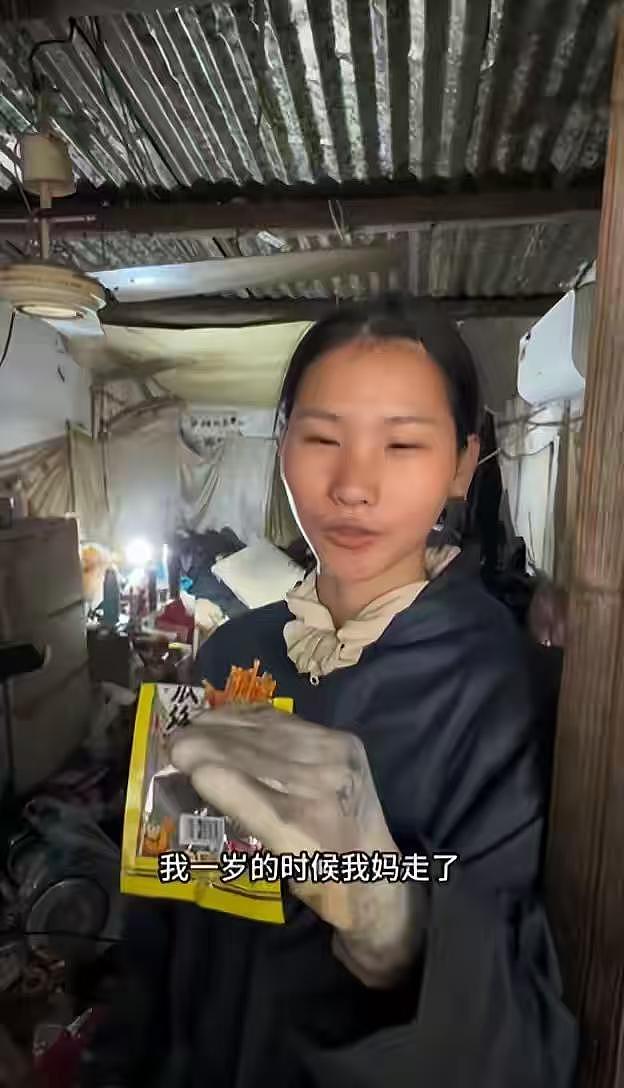 谁说垃圾堆里长不出玫瑰？19岁废品站女孩，用半年就登上了时装周 - 14