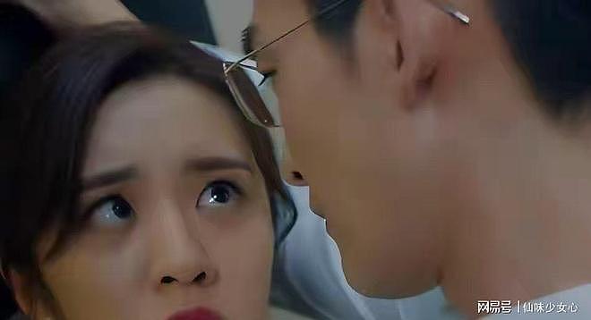 “强吻、摸腿”，借工作之名揩油，内娱的“假戏真做”有多可怕？ - 14