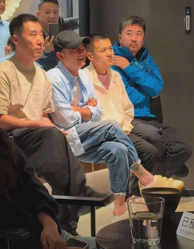 文章面馆爆火后再开酒吧！刘欢刘威到场祝贺，张若昀父亲张健捧场 - 13