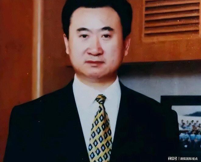 八年挥霍两千亿，丢掉万达控股权，王健林输掉商业帝国守住体面 - 14
