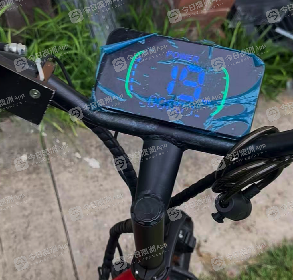“不到一小时就彻底没电!”澳洲华人质疑热销E-bike电池堪忧,涉事品牌曾曝致死自燃!华人老板:“烧的电池不是我家的!”(组图) - 2