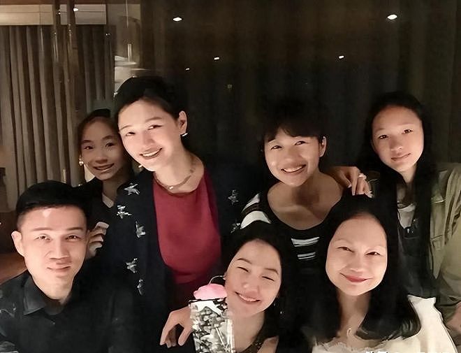 小玥儿发动态站队徐家，点赞大S具俊晔合照，汪小菲脸面挂不住（组图） - 1