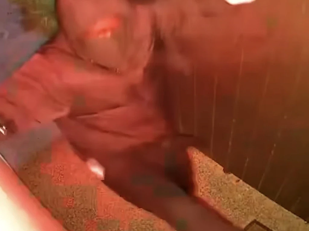 深夜惊魂！刀匪强闯澳华人区民宅，独居女子躲浴室逃过一劫（组图） - 2