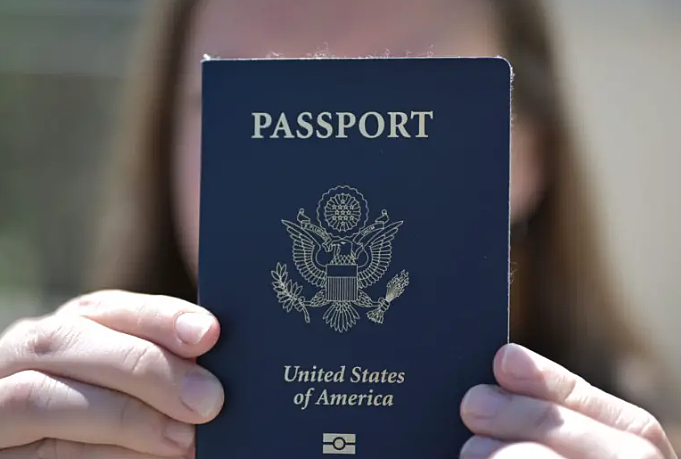 本周起美国大规模吊销护照，这类人群请立即检查（图） - 1