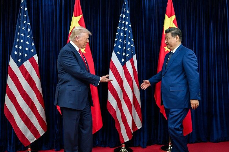 内地学者:特朗普在很多问题上都有求于中国,为摆脱困境迫切访华(组图) - 2