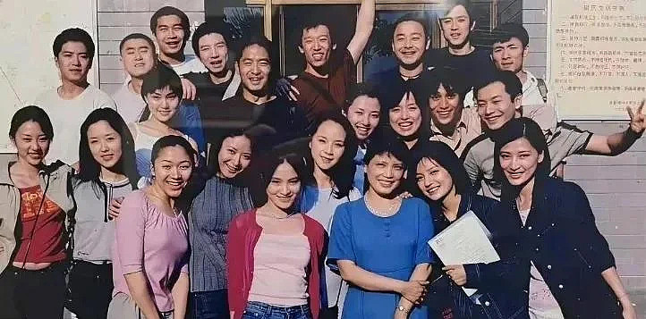 被封杀5年后赵薇罕见露面，11字发文令人浮想联翩（组图） - 10