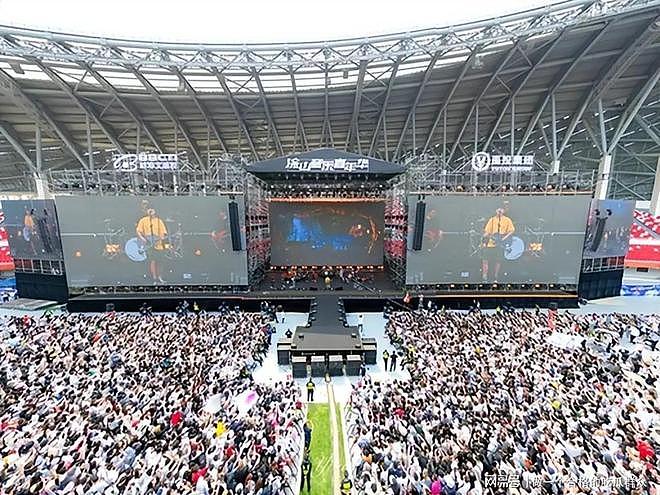蚌埠演唱会惊天骗局?成龙20分钟捞金离场?观众花千元看场笑话(组图) - 1