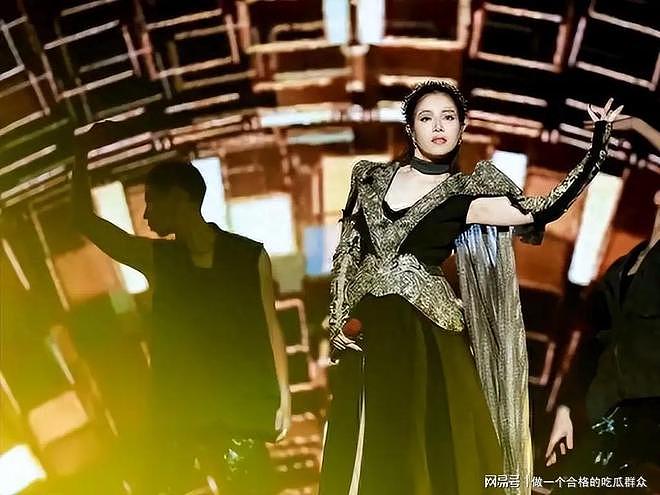 蚌埠演唱会惊天骗局?成龙20分钟捞金离场?观众花千元看场笑话(组图) - 6