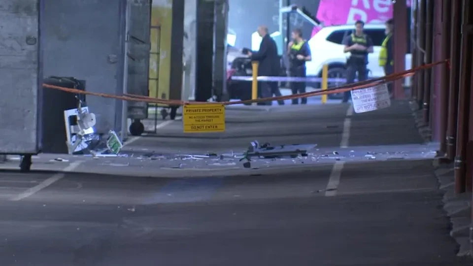 澳洲地标市场突发爆炸！3人凌晨炸毁ATM逃跑，1人住院2人在逃 - 2
