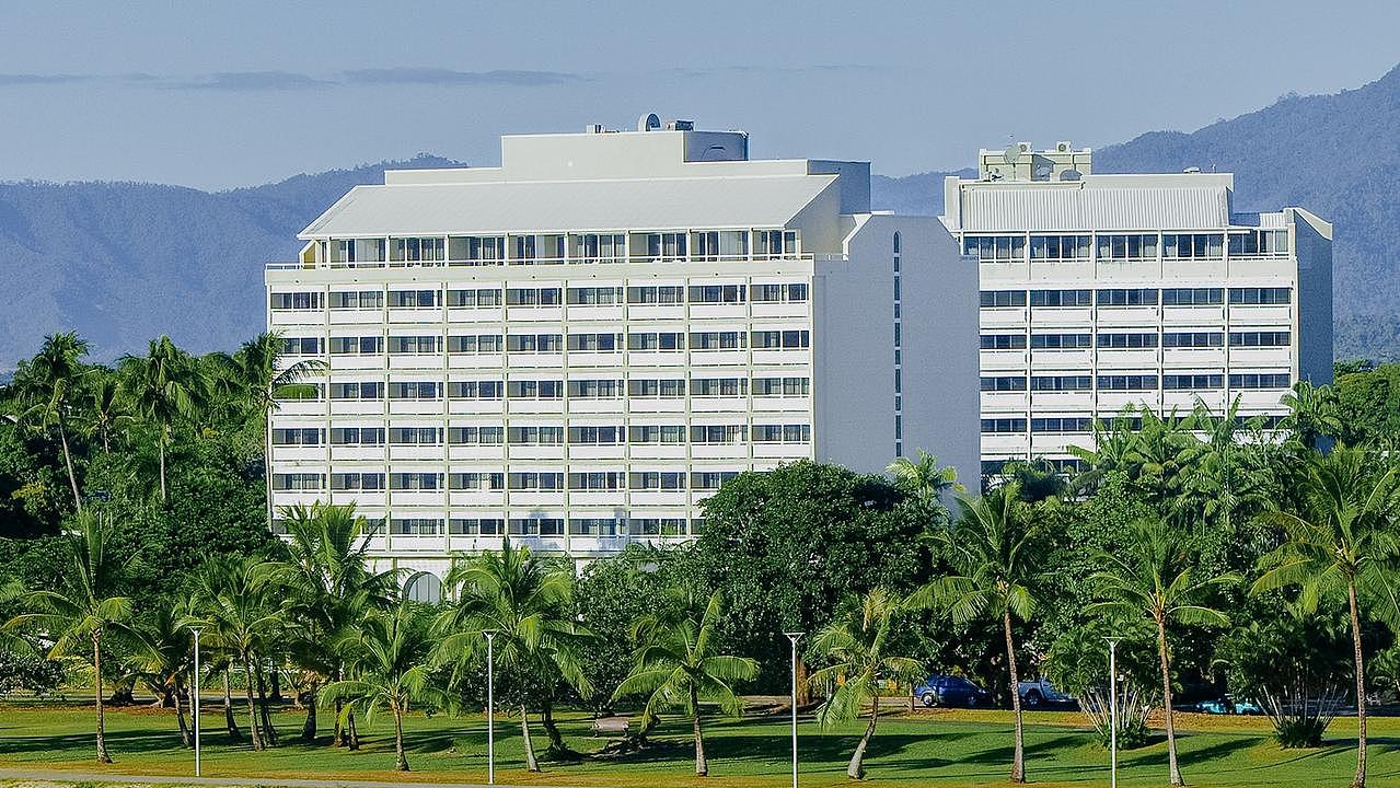 35年来首次易主!神秘亚洲财团斥资$3000万,买下澳洲地标海滨酒店 - 2
