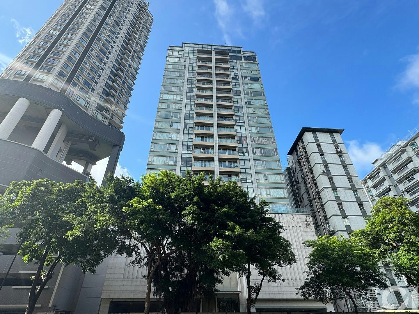 乐风集团创办人周佩贤轻生,靠翻新建地产王国,5年斥资百亿并购 - 4