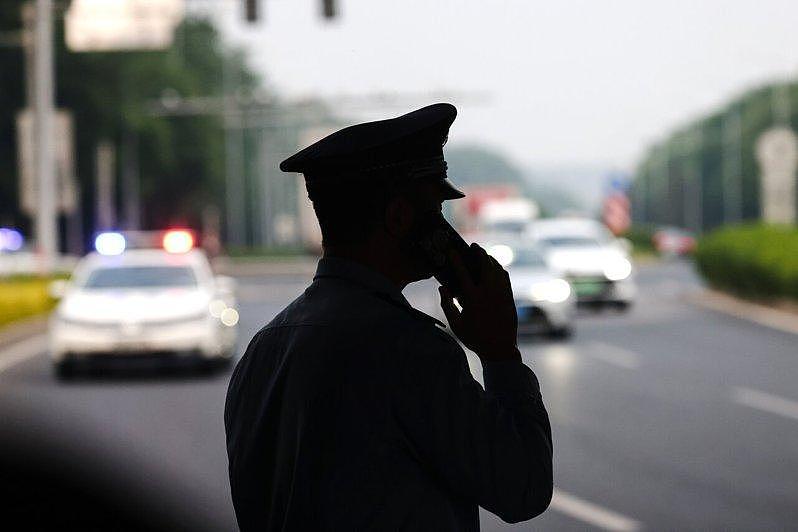 防中国监控,特朗普访问团官员改带最简单的临时手机及笔电(图) - 1