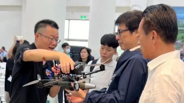 特朗普访华前夕,台立法院通过“阉割版”对美军购案(组图) - 5