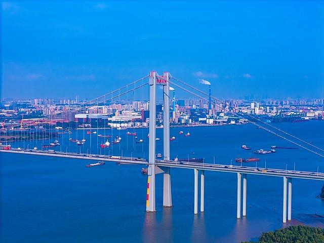广州黄埔大桥7公里收30元,日均车流量超设计4倍,14年不调价(图) - 1