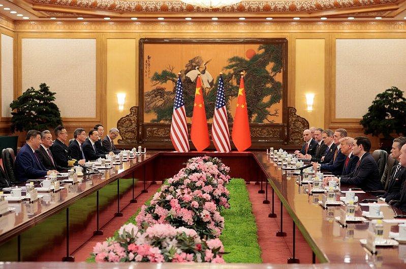 中美领导人北京会晤，习近平：让2026年成中美关系继往开来年份（组图） - 1