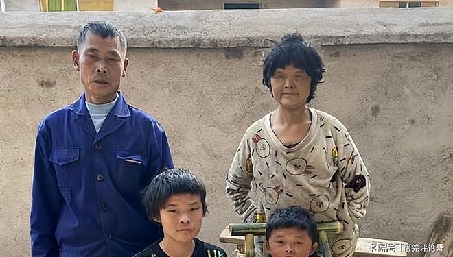 被资本抛弃的范小勤长大了，十八岁染发变身精神小伙，还大方征婚（组图） - 3