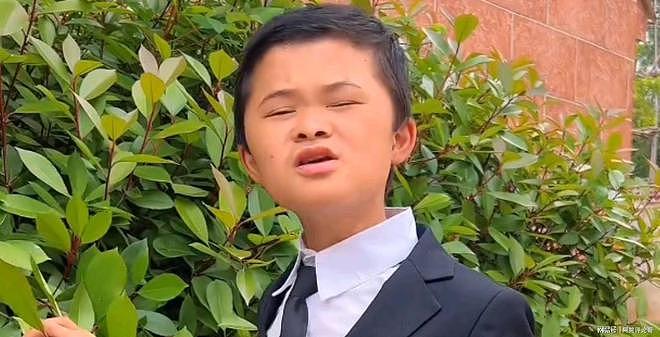 被资本抛弃的范小勤长大了，十八岁染发变身精神小伙，还大方征婚（组图） - 8