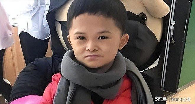 被资本抛弃的范小勤长大了，十八岁染发变身精神小伙，还大方征婚（组图） - 14