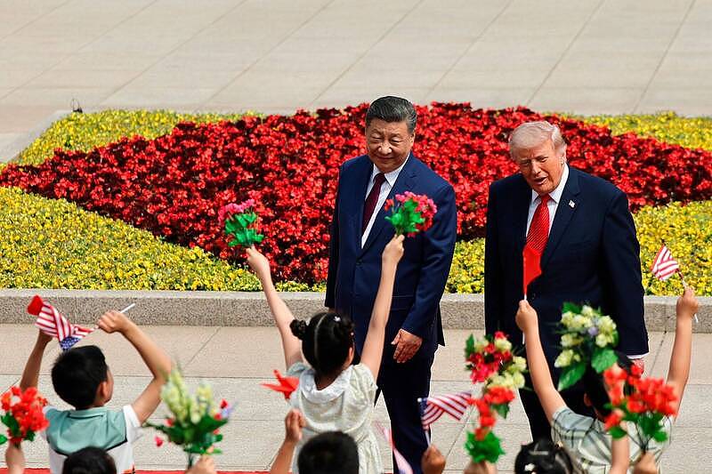 特朗普赞中国儿童挥旗迎宾“比仪队还棒”,港媒:北京深谙特朗普喜好(图) - 1