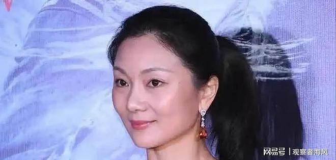 隐忍27年终爆发？张艺谋妻子陈婷深夜撤销认证，现状让全网看清真相（组图） - 1