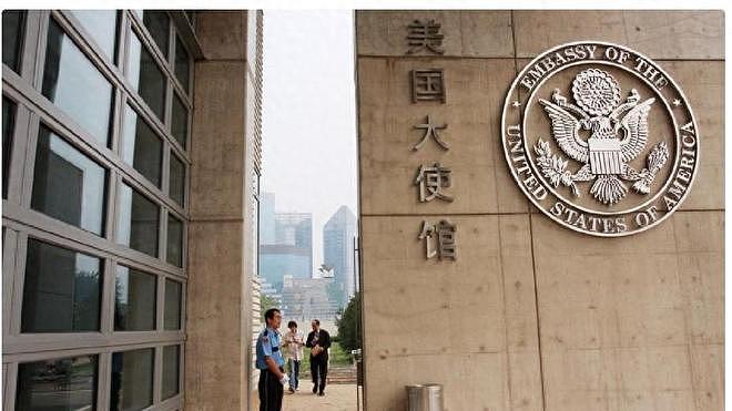 光地皮就值2个亿的美国驻华大使馆,为何修成一座封闭式碉堡?(组图) - 1