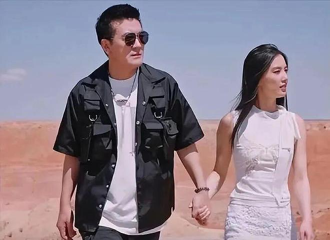 她早知丈夫“出轨”，直到节目结束才离婚，拿九成财产后华丽翻盘（组图） - 2