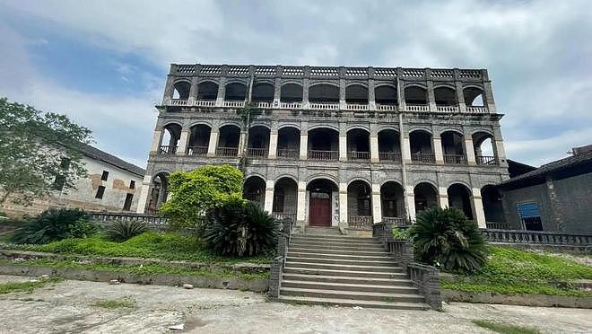 重庆百年古建399万元挂拍!买家仅限中国公民,不得转让抵押给外国人(组图) - 1
