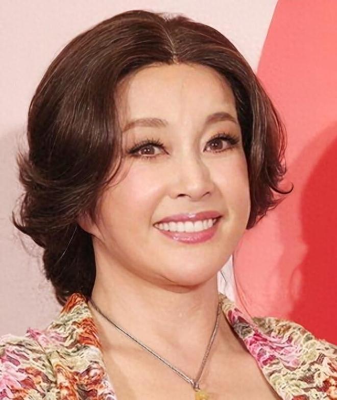 刘晓庆19套房百亿翡翠全捐！养大外甥分文不给，真相来了 - 1